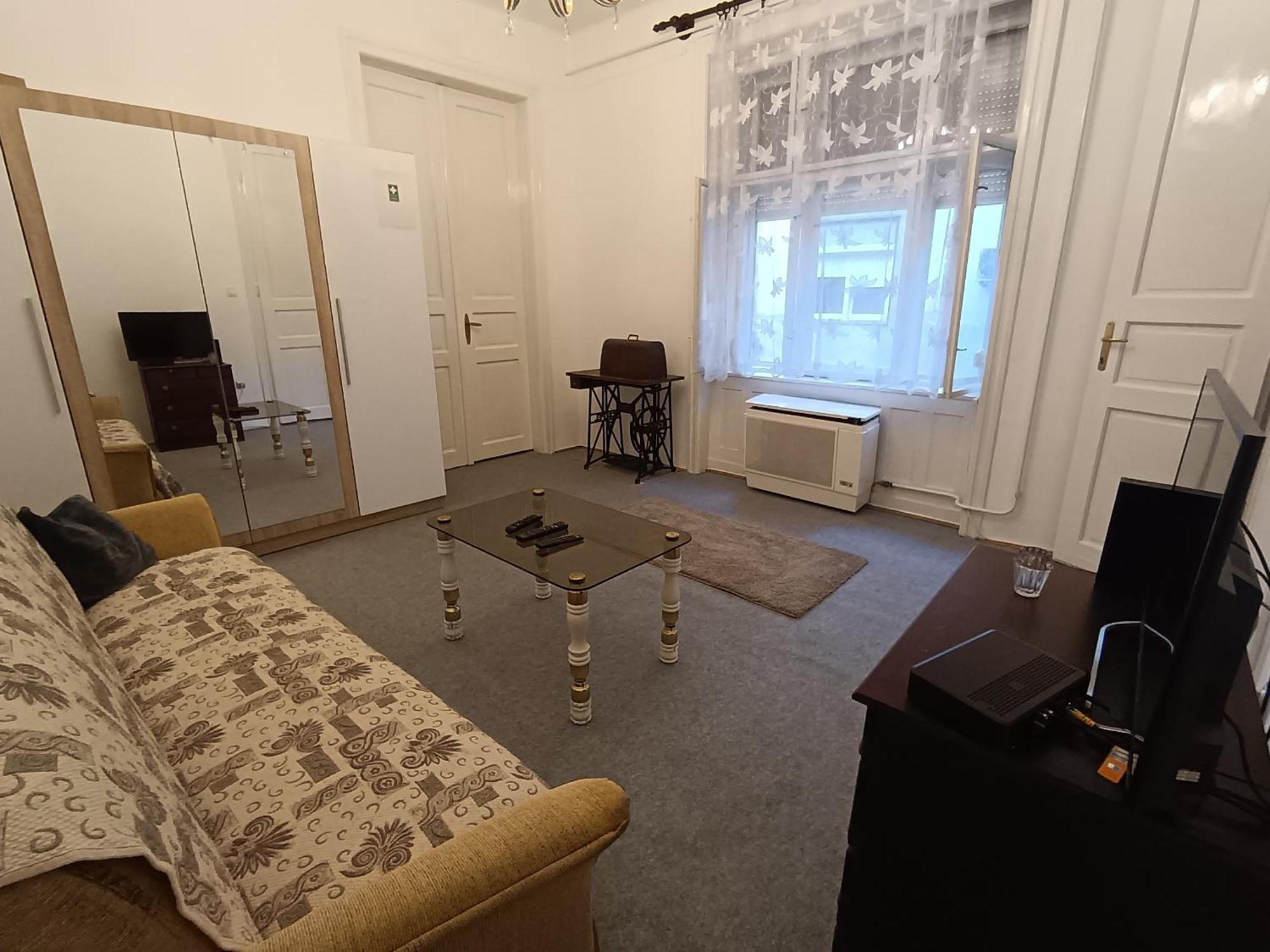 Room Apartment Apartment